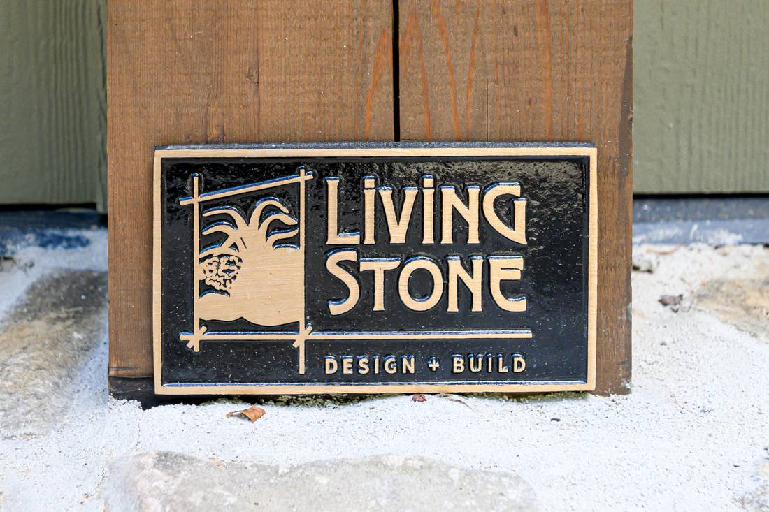 Living Stone plack